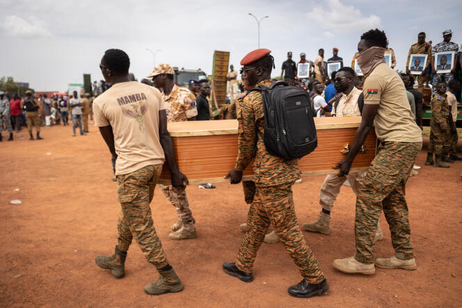 During the funeral of 27 Burkinabé soldiers killed by jihadists, in Ouagadougou, October 8, 2022.