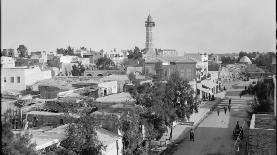 Gaza City in a photo from 1920.