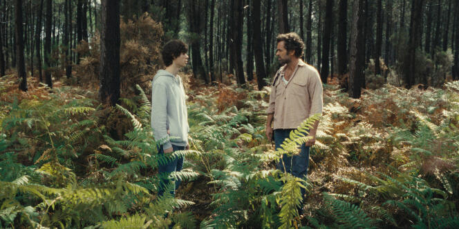 Emile (Paul Kircher) and François (Romain Duris), in “The Animal Kingdom”, by Thomas Cailley.