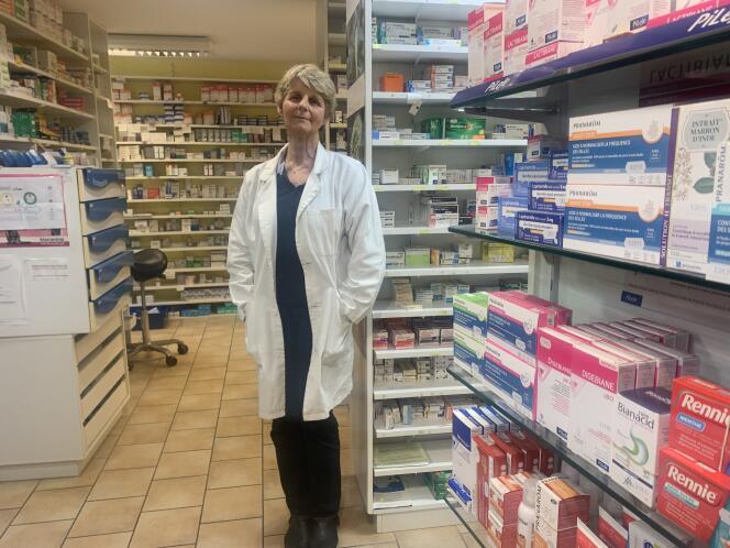 Sylvie Drouet in her pharmacy, in Les Hermites (Indre-et-Loire), November 16, 2023.