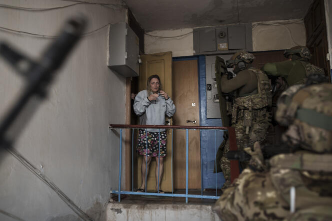 During an operation by Ukrainian security services to arrest suspected pro-Russian collaborators in Kharkiv (Ukraine), April 14, 2022.