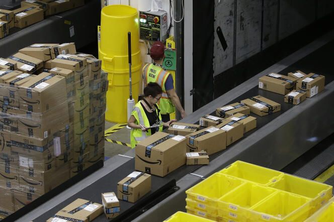 Sorting system in a shipping area at the Amazon center in Sacramento, California, February 2018.