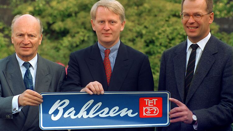 Cousin Hermann Bahlsen and the brothers Werner Michael and Lorenz Bahlsen (from left to right) in 1992