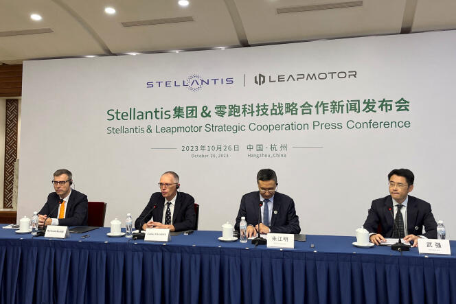 Carlos Tavares, CEO of Stellantis, and Zhu Jiangming, CEO of Leapmotor, in Hangzhou, China, October 26, 2023.
