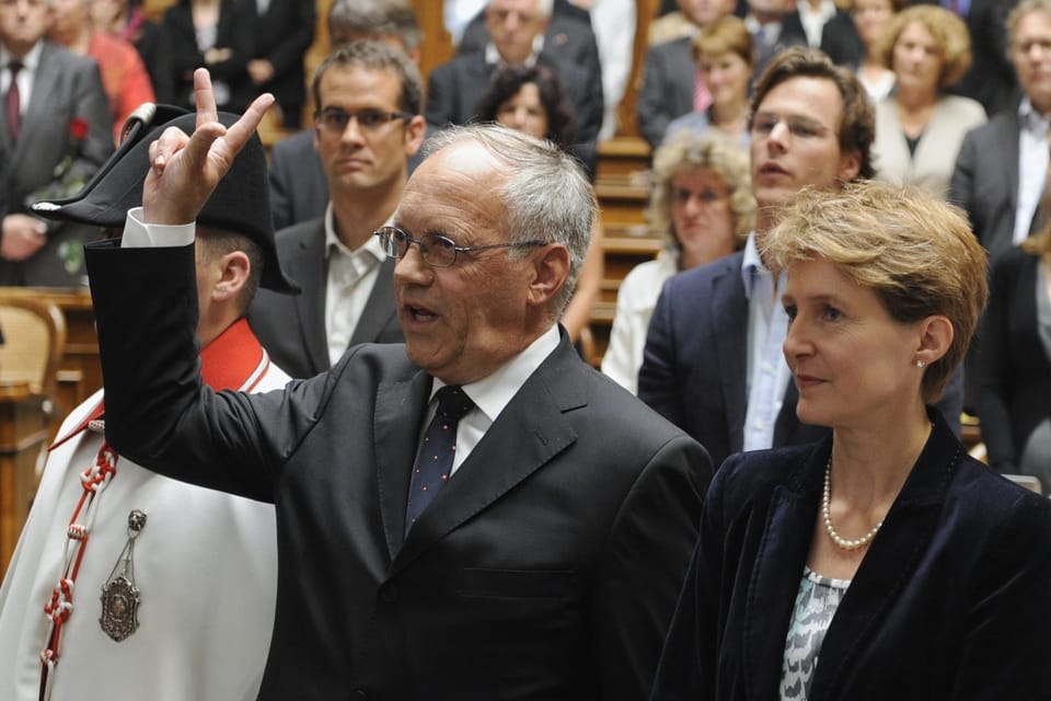 Johann Schneider-Ammann and Simonetta Sommaruga during their swearing-in into the Federal Council.