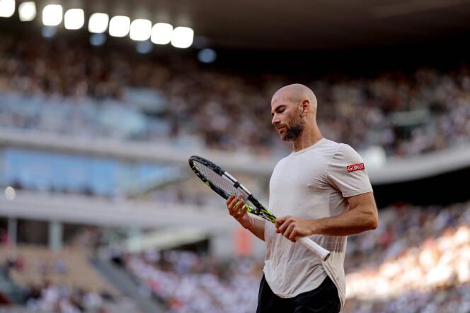 Adrian Mannarino during a match on the center court of Roland-Garros, May 28, 2023 in Paris.
