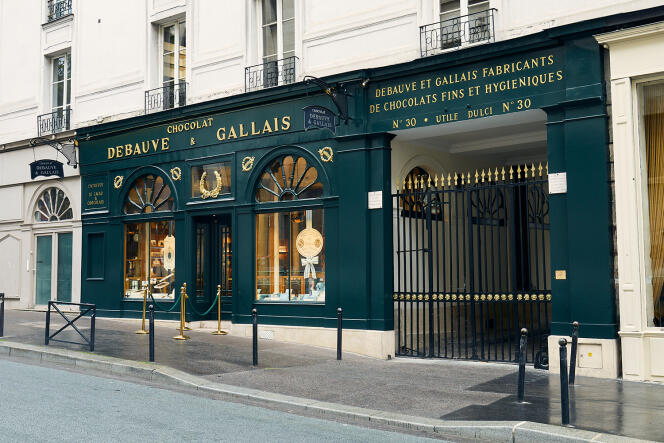 The boutique at 30, rue des Saints-Pères, in Paris, has retained its original paint and golden letters.
