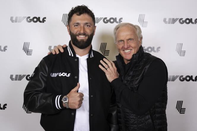 Spaniard Jon Rahm, with former Australian player Greg Norman, commissioner of LIV Golf, the professional circuit created by Saudi Arabia.  In New York, December 7, 2023. 