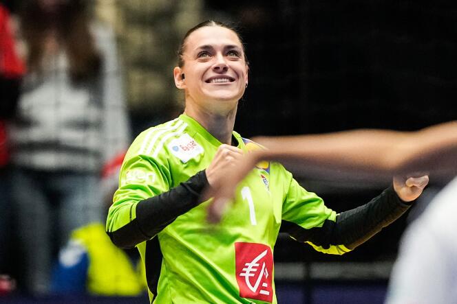 Goalkeeper Laura Glauser during the match between France and Norway, in the main round of the 2023 World Cup, in Trondheim, Norway, December 10, 2023.