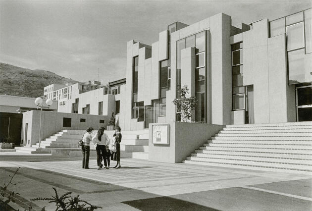 “Place de la ville hall”, Carros, April 1983.
