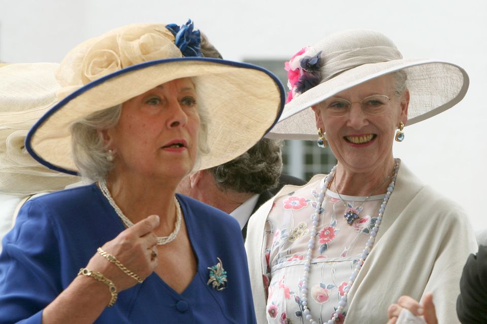 Princess Ilona zu Schaumburg-Lippe (†) and Queen Margrethe 2009