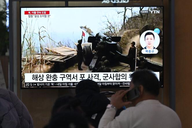 A news bulletin with images of North Korean artillery fire at a train station in Seoul, South Korea, January 6, 2024.