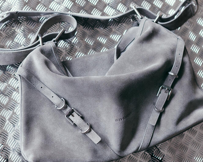 Voyou bag, in calfskin, Givenchy, €1,950.