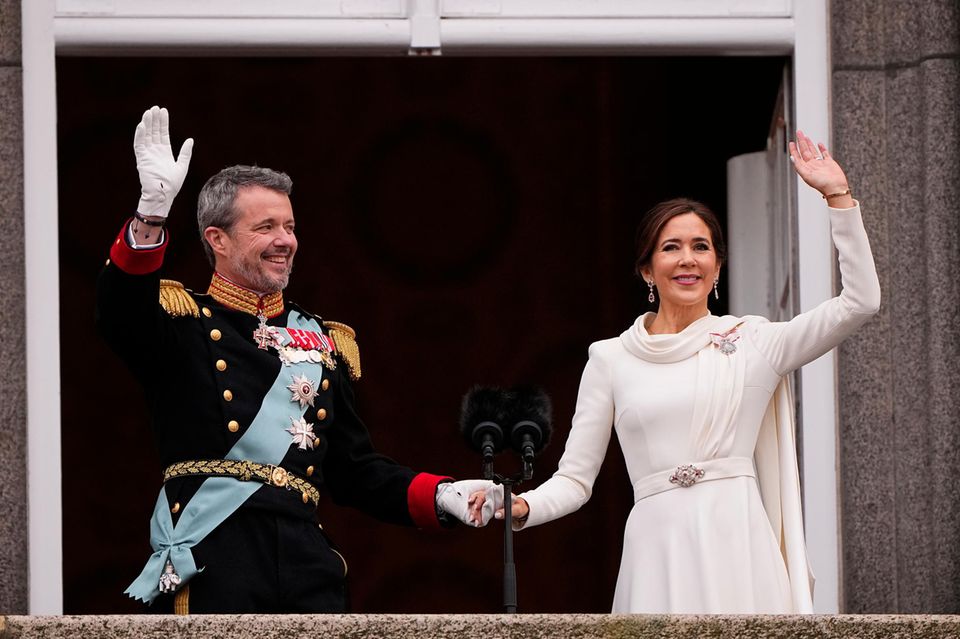 King Frederik and Queen Mary at the proclamation on the balcony of Christiansborg Palace