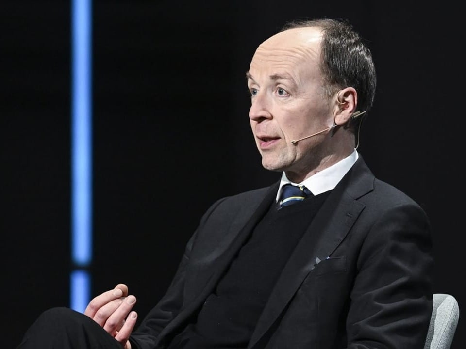 Jussi Halla-aho speaks at a presidential election debate.