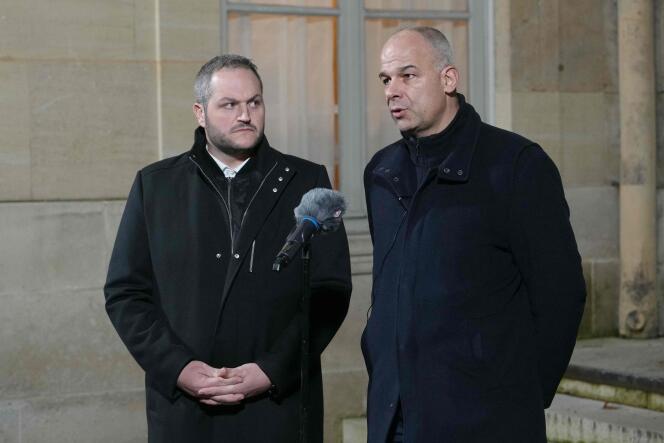 The presidents of the Young Farmers, Arnaud Gaillot, and of the FNSEA, Arnaud Rousseau, in front of the Hôtel de Matignon, January 22, 2024.