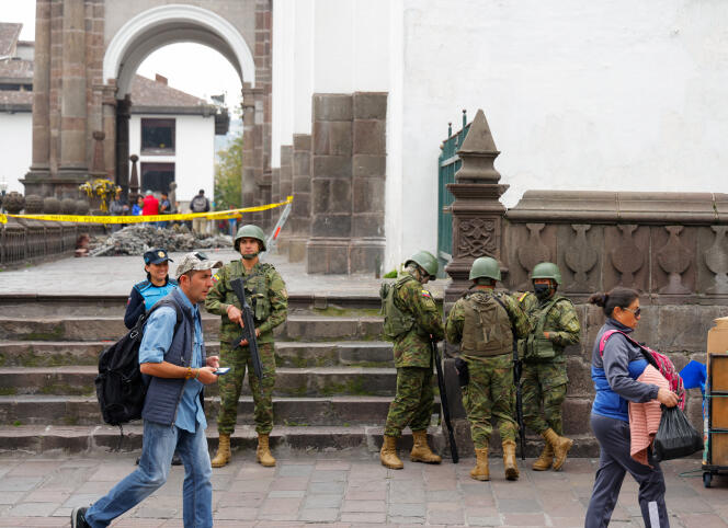 Ecuadorian army soldiers near the presidential palace during the state of emergency, in Quito, January 9, 2024.