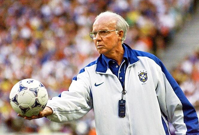 Brazilian coach Mario Zagallo, during the World Cup final against France, in Saint-Denis, July 12, 1998.