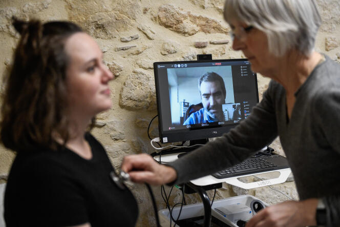 During a remote medical consultation, in Lunas (Hérault), November 29, 2023. 