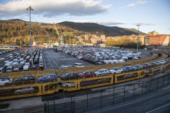 New vehicles at the terminal of the port of Pasajes (Spain), December 14, 2022.