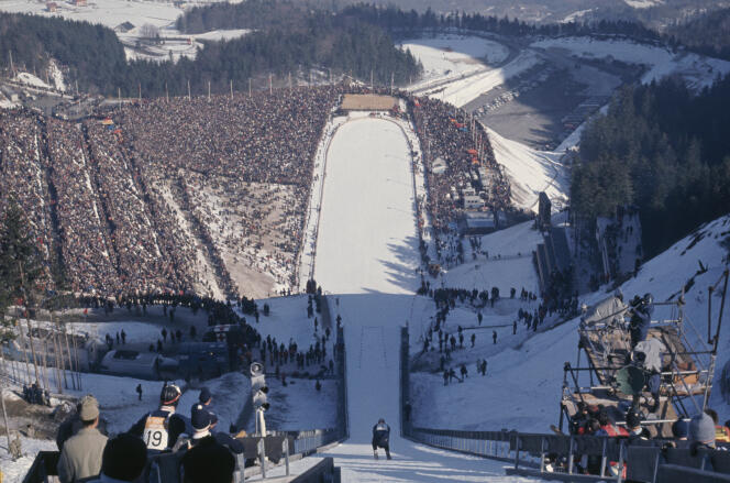 Large hill ski jumping event during the 1968 Winter Olympics in Saint-Nizier-du-Moucherotte, near Grenoble, February 18, 1968.