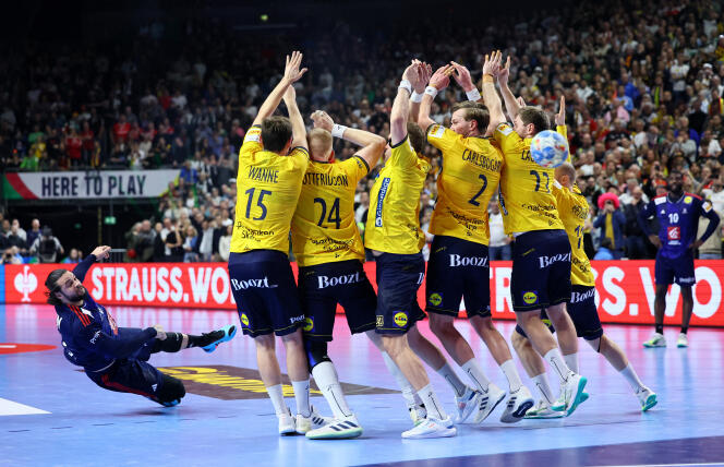 Elohim Prandi scored the equalizing goal, synonymous with extra time, at the last second of regulation time of the Euro handball semi-final between France and Sweden, in the Lanxess Arena in Cologne, Germany, on January 26, 2024.