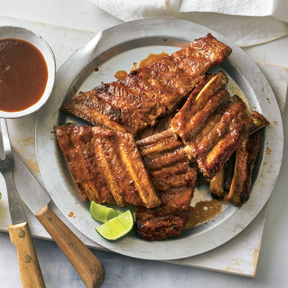 Spare ribs with maple chili sauce