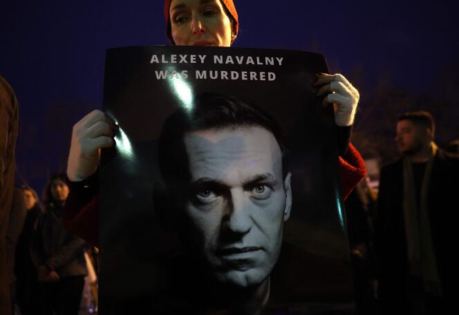 During a vigil in tribute to Alexei Navalny, in front of the Russian embassy in Washington, February 16, 2024.