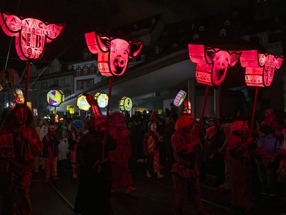 Lanterns with a pig motif.