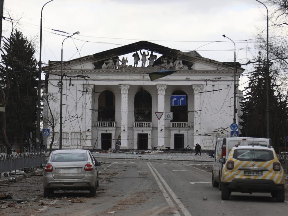 The theater from outside, before the attack. 