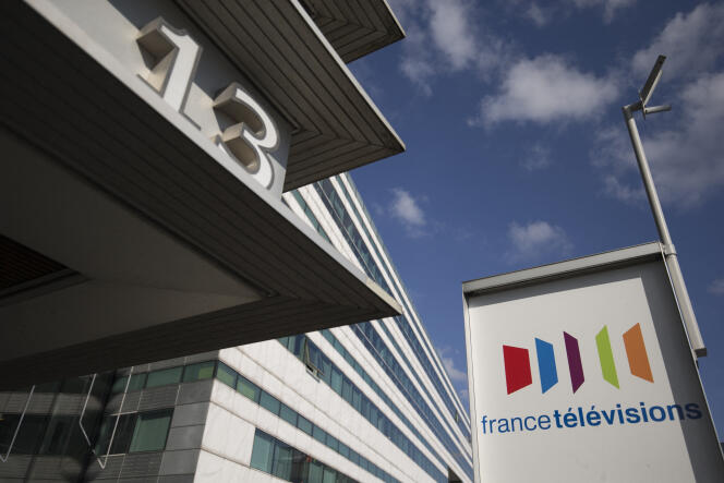 Facade of the France Télévisions headquarters, in Paris, April 5, 2016.