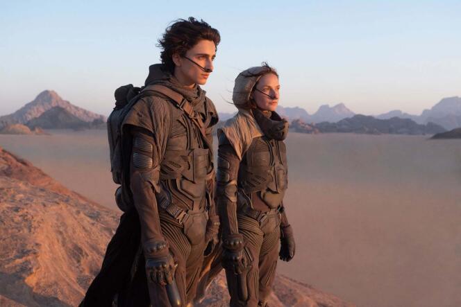 Paul (Timothée Chalamet) and Dame Jessica (Rebecca Ferguson), in “Dune, Part Two”, by Denis Villeneuve.