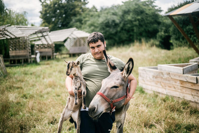 Emre Aydemir, on his farm in Villiers-le-Bel (Val-d'Oise), July 29, 2023.