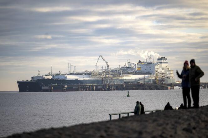 The boats “Höegh Esperanza” and “Maria Energy” in Wilhelmshaven (Lower Saxony), Germany, January 3, 2023.