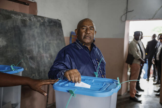 Comorian President Azali Assoumani votes in the January 14 election in Moroni.