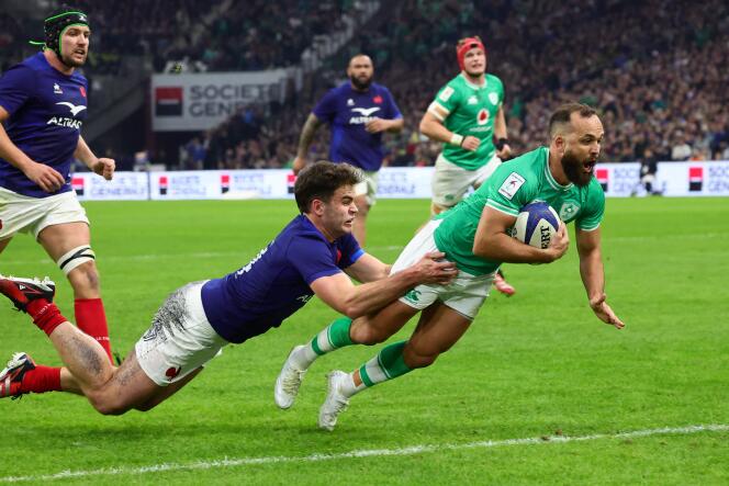Irish scrum-half Jamison Gibson-Park scores a try against the French XV on February 2, 2024 in Marseille.