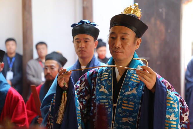 Enthronement of Taoist master Li Chenggong, in the Temple of the Flower Goddess (Huashengong), in Jiangsu province, China, in May 2023. Patrice Fava