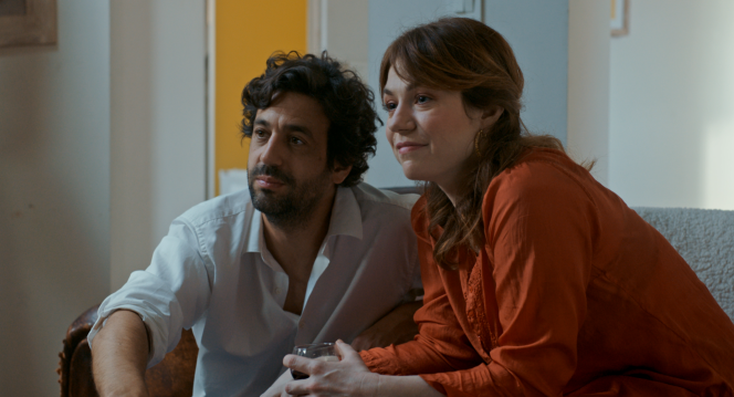 Simon (Max Boublil) and Lili (Emilie Dequenne) in “Double focus”, by Claire Vassé. 