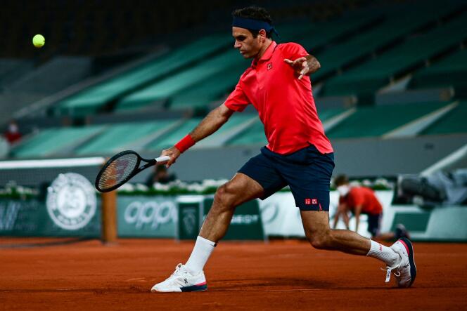 Swiss Roger Federer wearing On brand sneakers during a match against German Dominik Koepfer at the Roland-Garros tournament on June 5, 2021. 