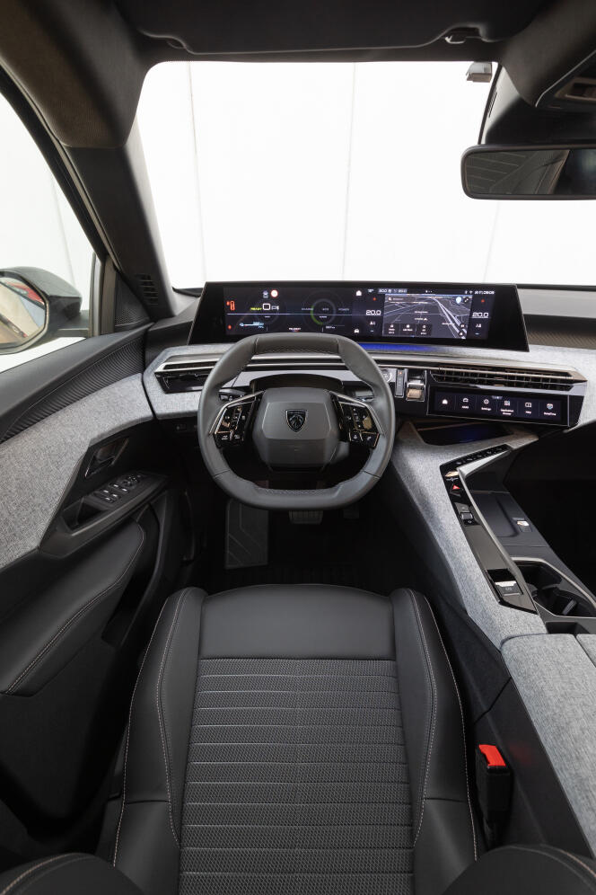 The interior of the Peugeot 3008.