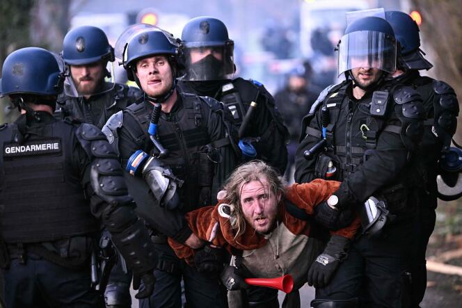 A man arrested by the gendarmes in Saïx, February 9, 2024. 