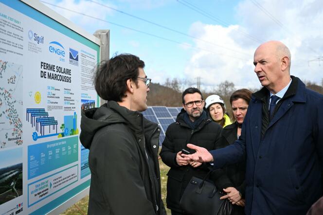 The Minister Delegate for Industry and Energy, Roland Lescure, during his visit to the Marcoussis solar farm (Essonne), February 12, 2024.