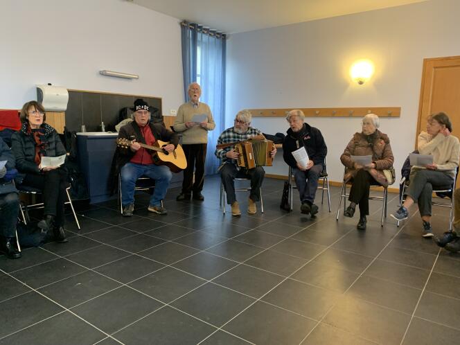 Farewell ceremony in song, in tribute to Jean-Jacques B., on February 2, in the reception room of the Miséricorde cemetery, in Nantes.