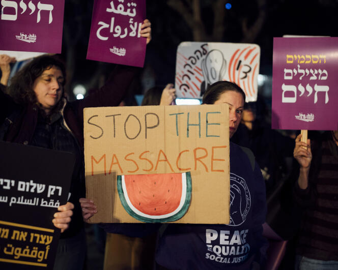 Demonstration for a ceasefire in Gaza, at the call of left-wing organizations for peace between Israelis and Palestinians, in front of the Cinematheque in Tel Aviv (Israel), February 29, 2024.