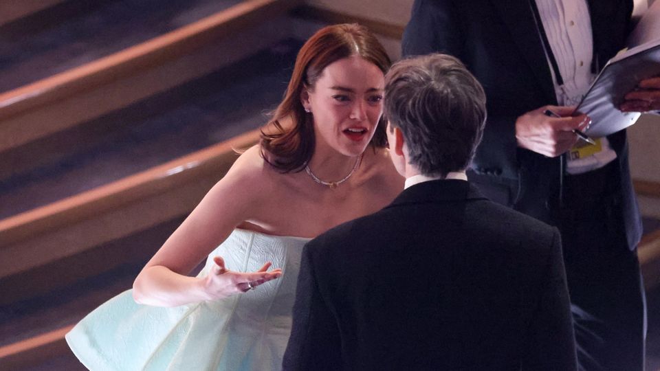 Emma Stone: This moment at the Oscars is causing a stir