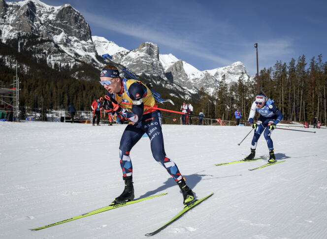 Norwegian Johannes Thingnes Boe, in the lead, during the cross-country skiing event in the Biathlon World Cup, in Canmore (Canada), March 16, 2024.