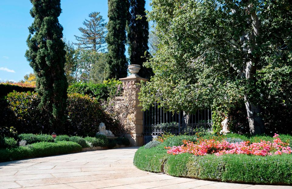 The entrance to Prince Harry and Duchess Meghan's villa in Montecito, California, has a lovingly designed front garden.