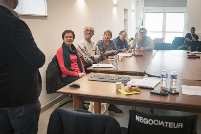 Charente mayors during training orchestrated by a crisis negotiator gendarme, at the town hall of Luxé (Charente), March 14, 2024.