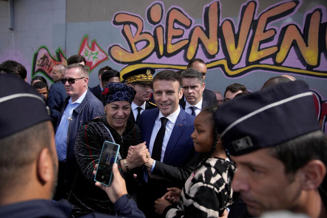 Emmanuel Macron in Marseille, during a visit dedicated to the fight against drug trafficking, on March 19, 2024 in the Castellane district.