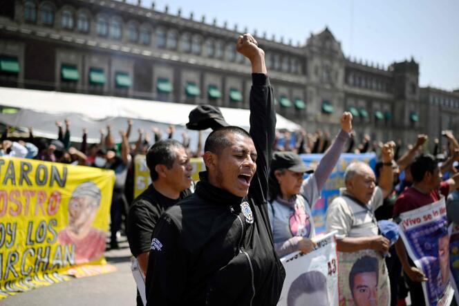 Students demonstrate on March 6 in front of the national palace in Mexico City, in memory of their 43 comrades from Ayotzinapa who disappeared in 2014. They are demanding a thorough investigation.
